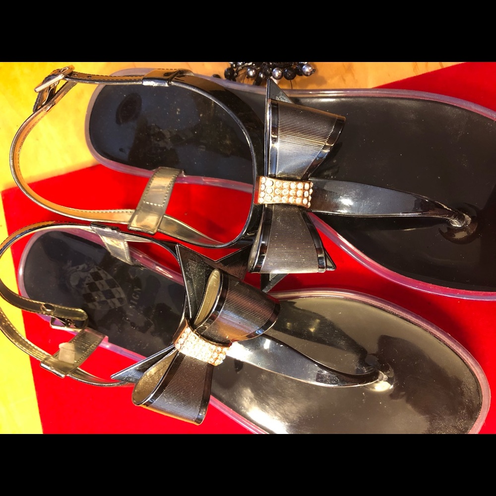 🖤🔥🤍LADIES STYLISH SANDALS 🤍🔥🖤 - Picture 5 of 5